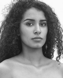 Retrato da Modelo Ana Coelho